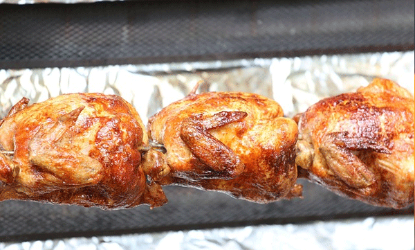 officials-stopped-the-woman-that-arrived-in-airport-with-rotisserie-chicken-in-bag