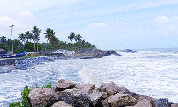 Heavy rains caused widespread damage in northern and central parts; Possibility of smuggling on Kerala coast