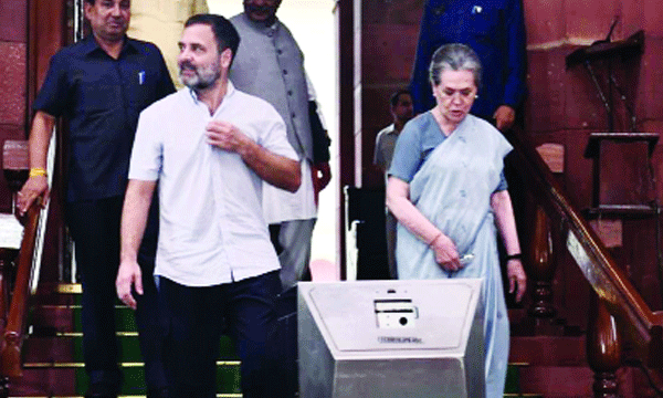 Herald case: ID has evidence against Sonia and Rahul