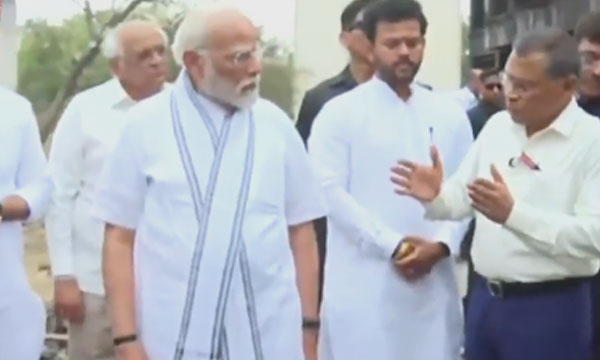 Prime Minister visited the airport; Vishwash Kumar also met Ramesh in the hospital