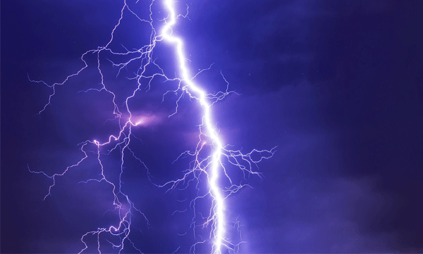 Wind speed at 80-100 kmph; heavy rain with thunderstorm in Delhi