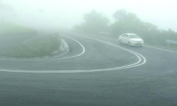 The Kochi-Dhanushkodi National Highway has become dangerous from Munnar