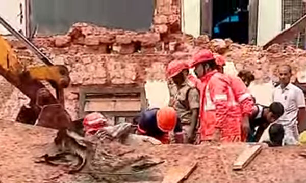An old building collapsed in Kodakara; The two migrant workers who were evacuated died