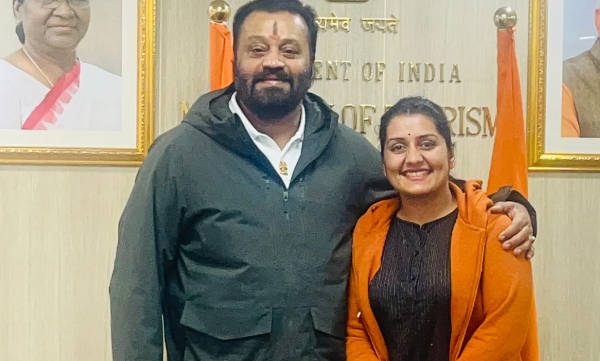 sarayu-mohan-manju-thomas-wrote-an-emotional-note-on-suresh-gopi-s-birthday