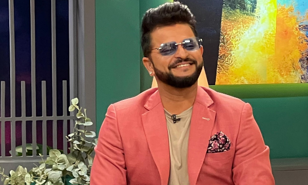 cricketer-suresh-raina-to-make-acting-debut-film-announced