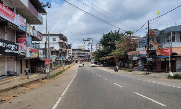 The strike is complete in the state; Vehicles are not on the road