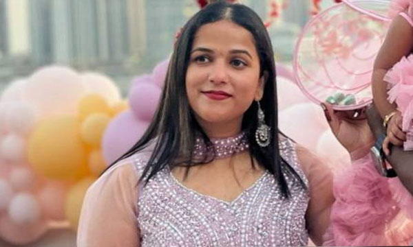 One and a half year old daughter and mother hanged themselves from the same rope in Sharjah