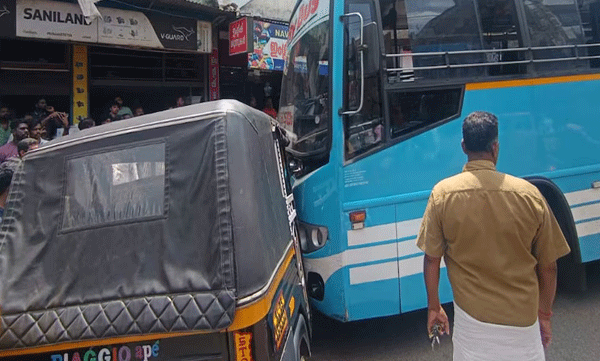 pampady-bus-accident-narrow-escape-for-auto-drivers