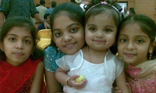 hansika-krishna-shared-childhood-photos-of-ahana-ishani-diya-krishna-kumar-family