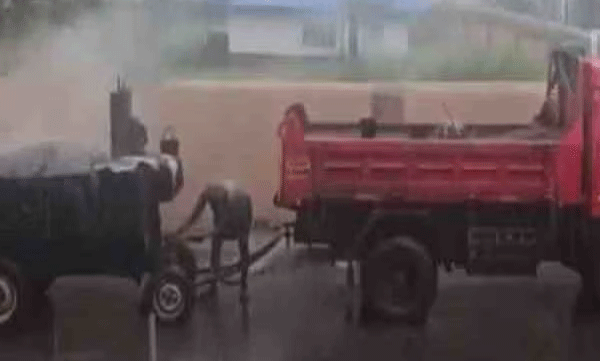 thrissur-road-tarring-rain-controversy