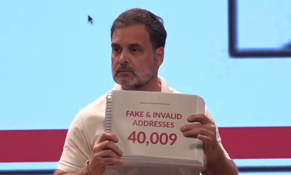 Voters up to the address of the beer parlour; Four votes per person