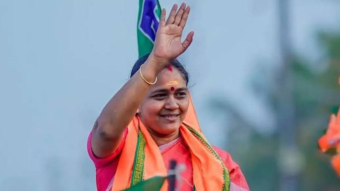 Was it the policeman who warned Sobhasurendran?