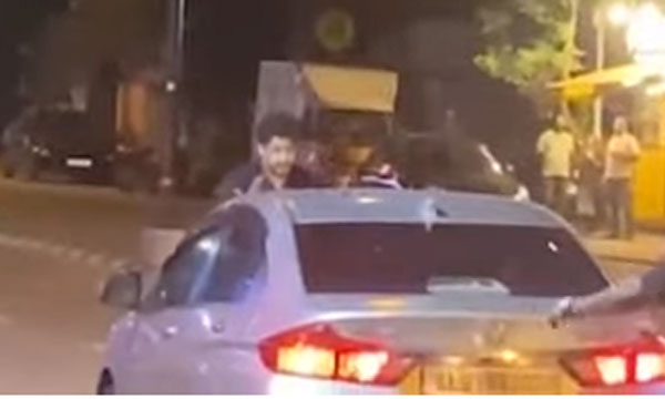 
Clash in the city at midnight in cinema style