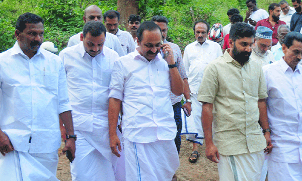 Action against Rahul Mangoottathil ; The Congress leadership is divided on the issue