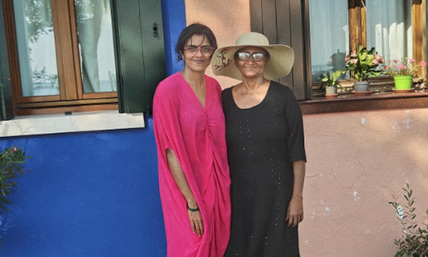 kani-kusruti-shares-rome-travel-memories-with-mother