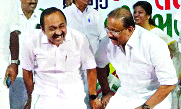Criticized for eating Onam with the Chief Minister; The opposition leader expressed his displeasure 