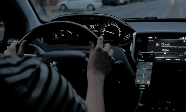 mercedes-e-class-owner-littering-viral-post