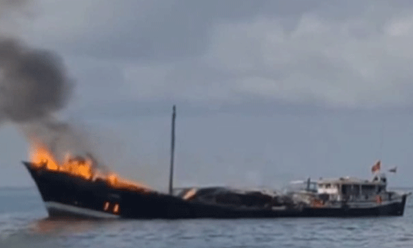 Ship carrying rice and sugar catches fire off Gujarat coast, ship bound for Somalia