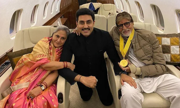 amitabh-bachchan-family-filmfare-awards-win