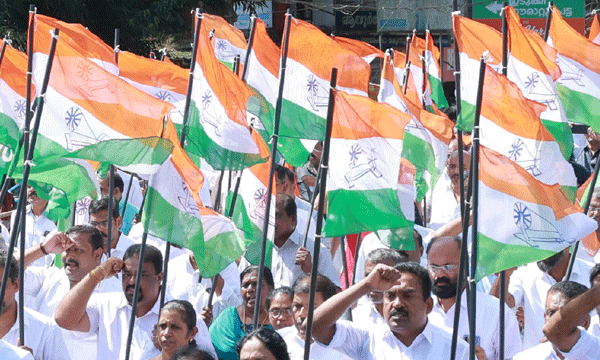 Congress constituency president praises Kundamangalam Left MLA