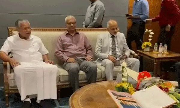 chief-minister-pinarayi-vijayan-reaches-oman-for-three-day-visit-ct