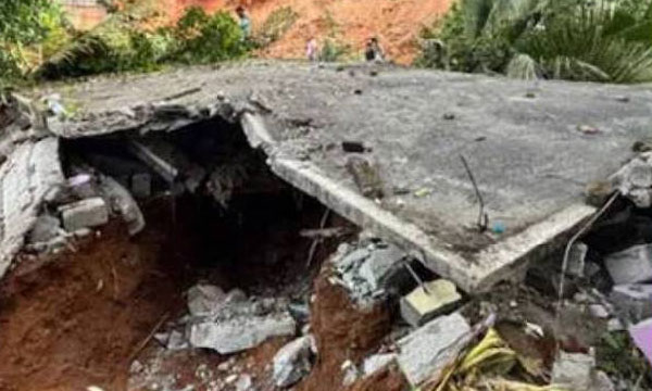 
Landslide on top of house in Adimali; Injured Sandhya's left leg amputated