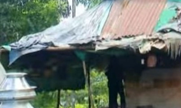 A family of 22 lives in a collapsed house; Human Rights Commission intervenes