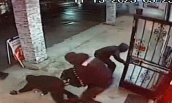 viral-video-jewellery-owner-firing-at-masked-robbers