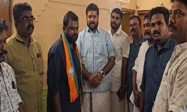 youth-congress-state-secretary-akhil-omanakuttan-joined-bjp