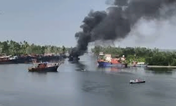 two-boats-caught-fire-kollam-lake
