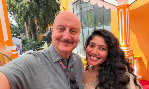 anupam-kher-shares-selfie-with-sai-pallavi