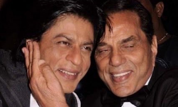 shah-rukh-khan-bids-emotional-farewell-to-father-figure-dharmendra-