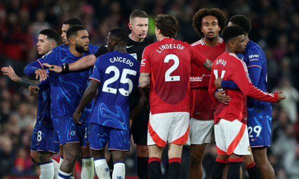 Chelsea fought back inch by inch; held Arsenal to a draw despite being reduced to ten men