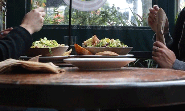 south-korean-restaurant-sparks-outrage-with-solo-dining-ban