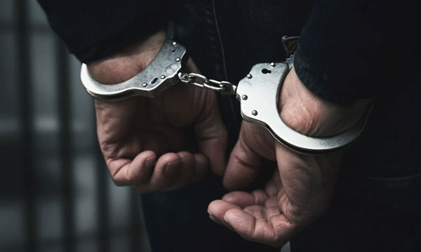 A gang of four robbed a thief after committing a theft; when the thief was caught, the gang was also caught