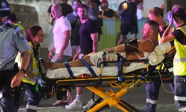 Terrorist attack in Australia; 16 dead, 40 injured; attackers are Pakistanis