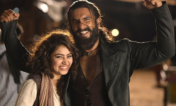 ranveer-singhs-heroine-sara-arjun-dhurandar-casting-director-responds-to-criticism