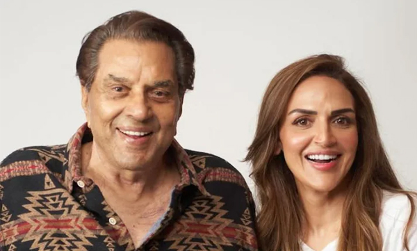 esha-deol-requests-for-kindness-after-father-dharmendras-death