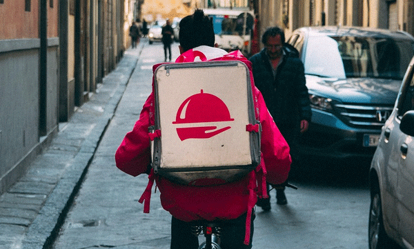 food-delivery-rider-saves-more-than-one-crore-in-5-years-with-13-hour-shifts