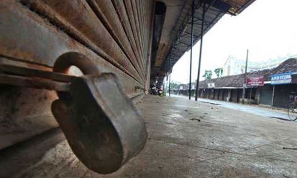 Stone pelting at League office; UDF hartal in Perinthalmanna today