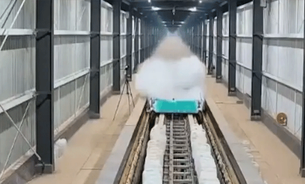chinese-train-breaks-world-record-hits-700-kmph-in-just-two-seconds