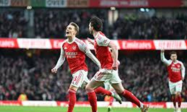 Arsenal beat Aston Villa by four goals to finish 2025 as top-placed team