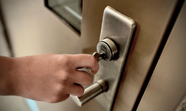 servants-greed-kills-up-man-daughter-left-skeletal