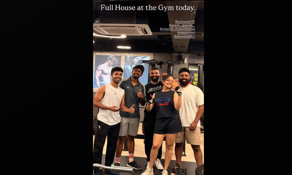 ahaana-krishnas-workout-selfie-with-nimish-ravi-ashwin-ganesh-and-arjun-goes-viral