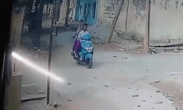 viral-video-women-disguised-as-young-boys-arrested-in-theft-bengaluru