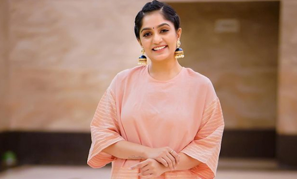 deepak-suicide-incident-arya-babu-asks-media-why-are-you-blurring-the-image-of-the-woman