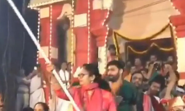 Congress slams Udupi Deputy Commissioner for waving RSS flag during procession