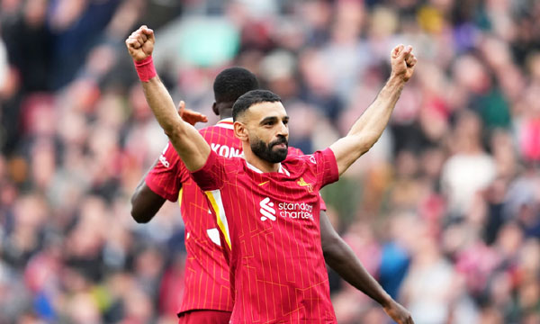 Liverpool and Barcelona rain goals; Salah and Lewandowski return to goal