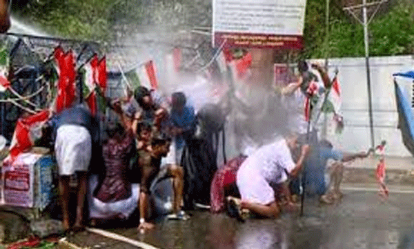 youth-congress-protest-against-state-central-government-at-thrissur