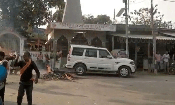 Dalit woman's body refused to be taken to crematorium; Buried on the highway